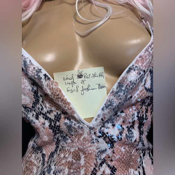 Stunning sequin dress with goldtone chain straps!! - Picture 10 of 12